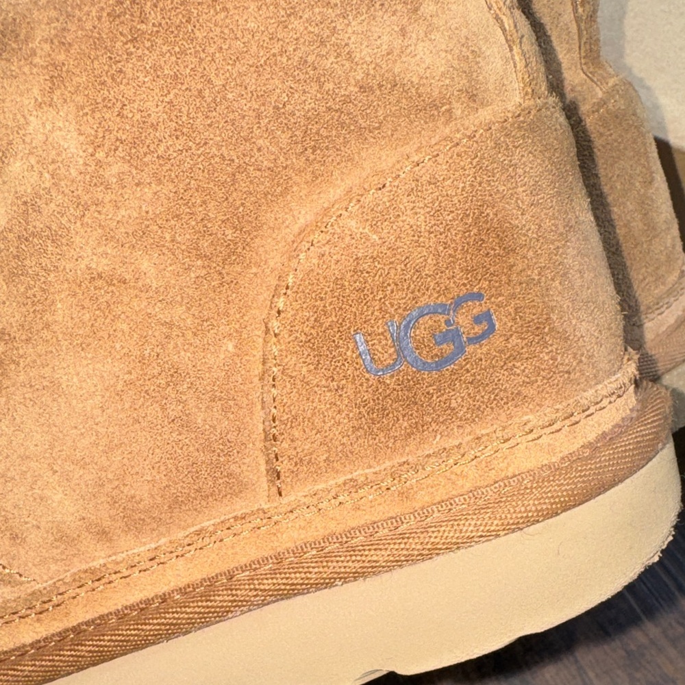 UGG Kids  Neumell ll tan boots - Picture 5 of 16
